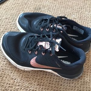 Black Nike Metcon 2